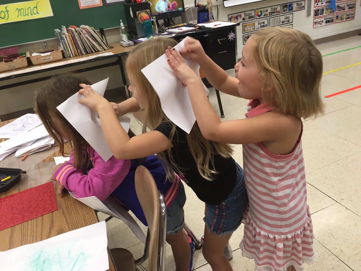 mednick_mrs's tweet photo. T is for Texture!! K exploring hidden textures around the art room. "Hey! Hair has texture, too!!" ๐#artclass #sanfordvillepride #wvcsd https://t.co/LRC6NQrbMM