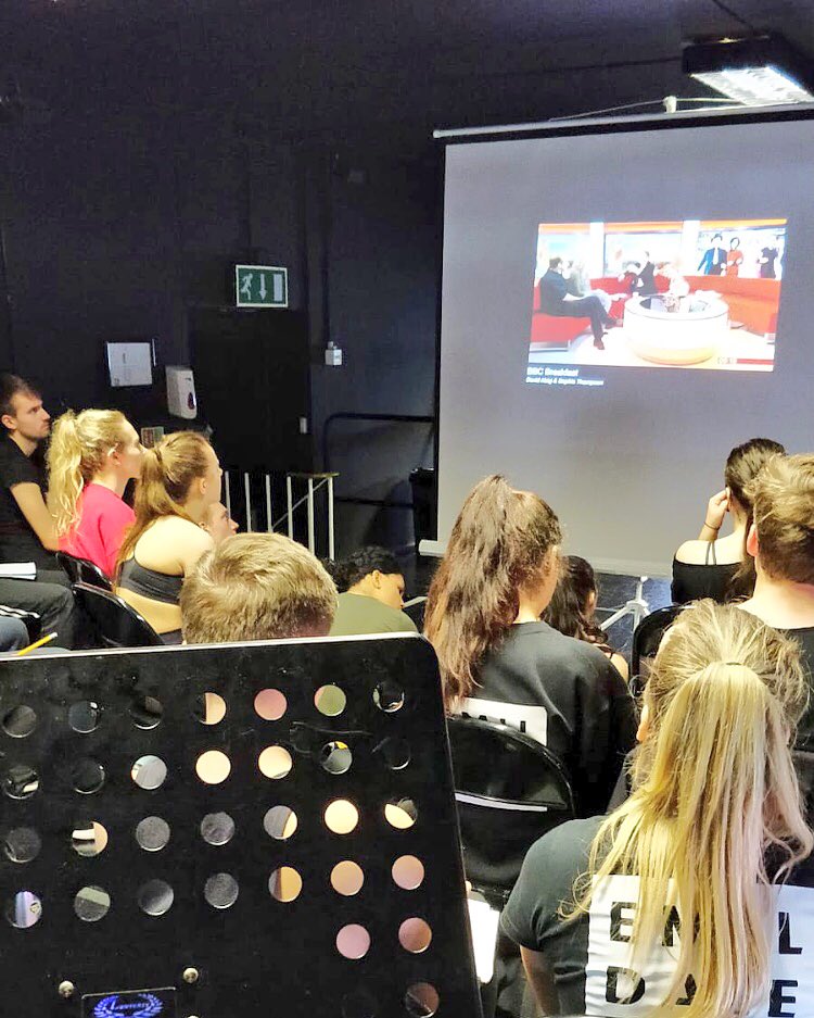 repdocfilm's tweet photo. My friend who teaches at a drama school sent me this of his class. So chuffed to see students watching #TheActorsAppreniceship https://t.co/P3xNOP1Hre
