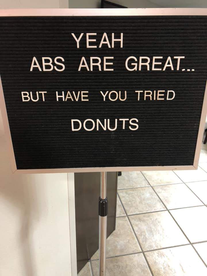 MirandaLynnBks's tweet photo. Why yes I have, probably why I don't have abs. This was in my hotel lobby. #hotelhumor @ChoiceHotels #conventionfunny #IRC2018 #donuts https://t.co/lVCgduI6j5