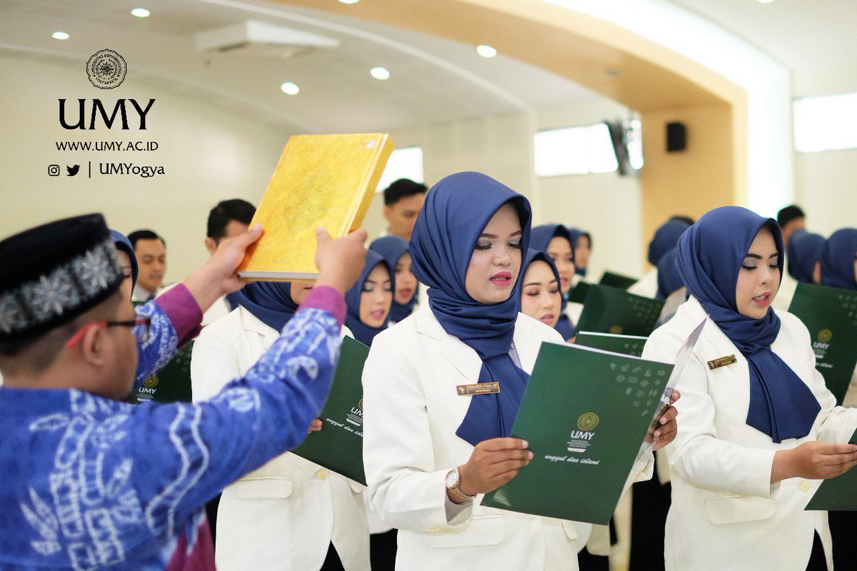 UMYogya's tweet photo. Selamat atas pelantikan dan sumpah Apoteker angkatan 2 Program Studi Profesi Apoteker, Fakultas Kedokteran dan Ilmu Kesehatan Universitas Muhammadiyah Yogyakarta pada 4 Oktober 2018.
#Apoteker
#FKIK https://t.co/EUbx9MWmHO