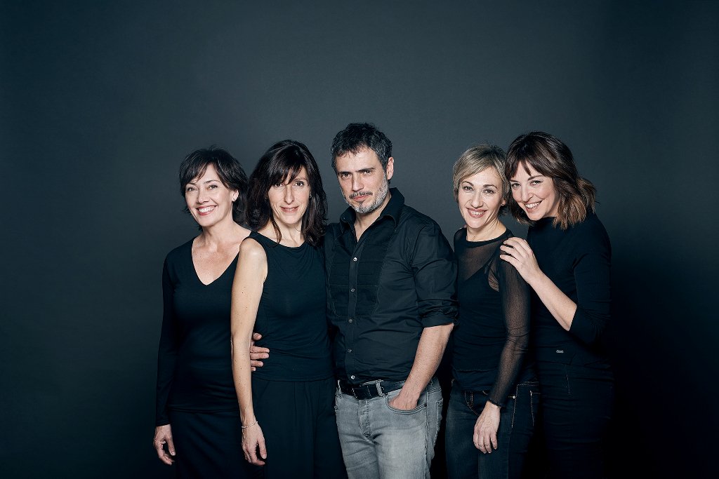 Grec Festival Bcn (@grecfestivalbcn) on Twitter photo Encara no has celebrat els 25 anys de <a href="/TdeTeatre/">T de Teatre</a> amb les #TdeTeatre? Doncs no t'encantis perquè aquest cap de setmana és la darrera oportunitat per fer-ho al <a href="/Teatre_Romea/">Teatre Romea</a>! 🎂😉 #EVAtdeteatre #Grec2017
🎉🎊 teatreromea.cat/ca/ex/1525/e-v… Encara no has celebrat els 25 anys de <a href="/TdeTeatre/">T de Teatre</a> amb les #TdeTeatre? Doncs no t'encantis perquè aquest cap de setmana és la darrera oportunitat per fer-ho al <a href="/Teatre_Romea/">Teatre Romea</a>! 🎂😉 #EVAtdeteatre #Grec2017
🎉🎊 teatreromea.cat/ca/ex/1525/e-v…