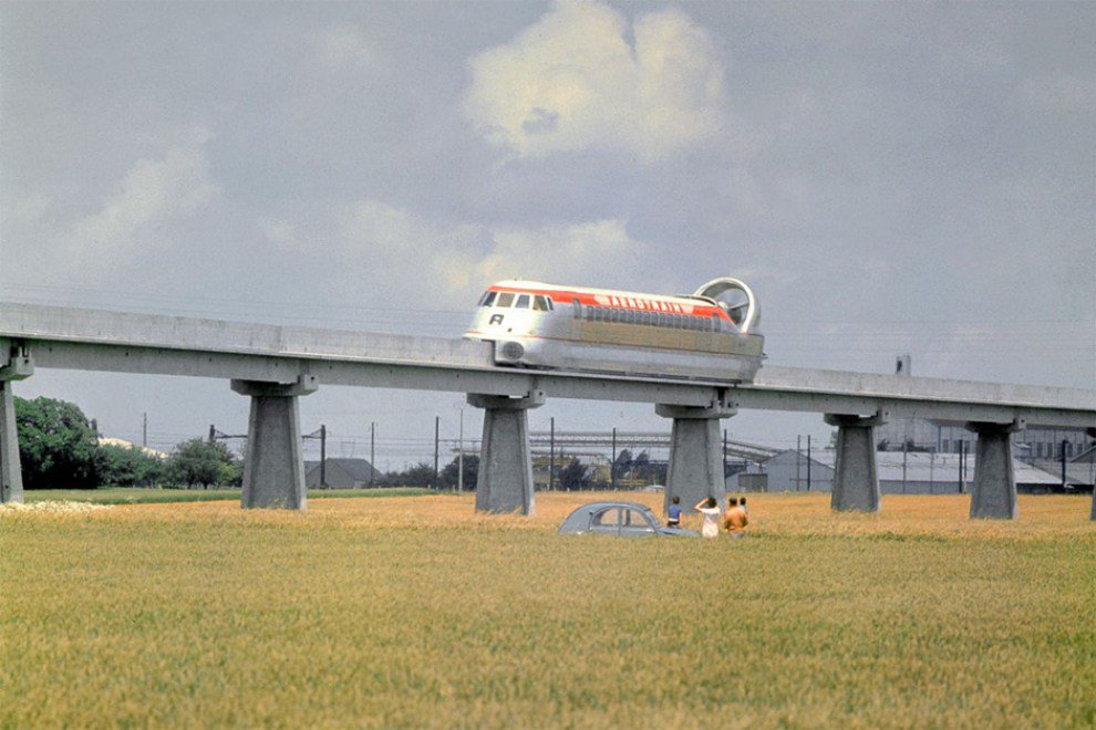 gpmetropole's tweet photo. La Défense – Cergy Pontoise en aérotrain https://t.co/eWpCu7rAbu https://t.co/TL0NMi5mgk