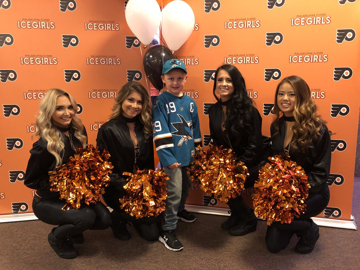 Amy_LynnFox's tweet photo. @sjsharkie  @SanJoseSharks From Flyers opening night...supporting his favorite team! Sorry @GrittyNHL https://t.co/nc3bNxXdi9