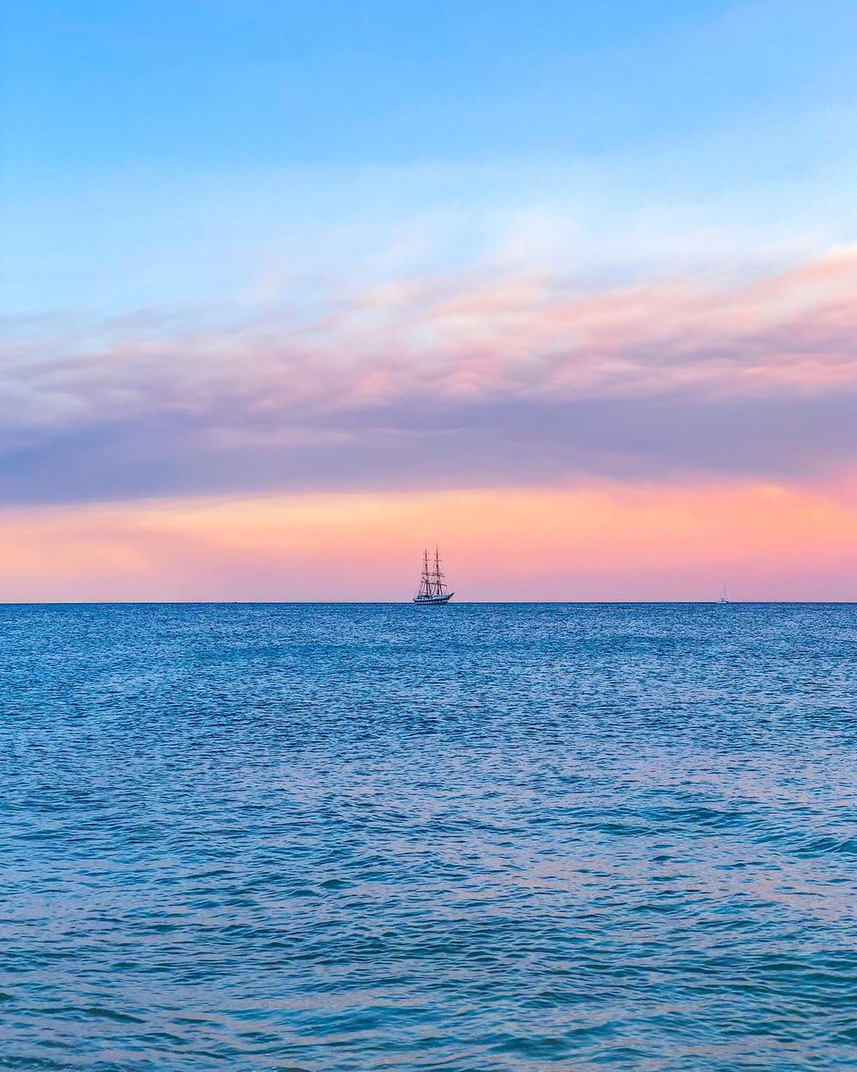 GillMarine's tweet photo. We've got that #Fridayfeeling π Donβt forget to use #gillmarine for a chance to be featured! πΈ Anthony J Rayburn
#sailing #onthewater #weekendsailing https://t.co/CoAKHaSN43