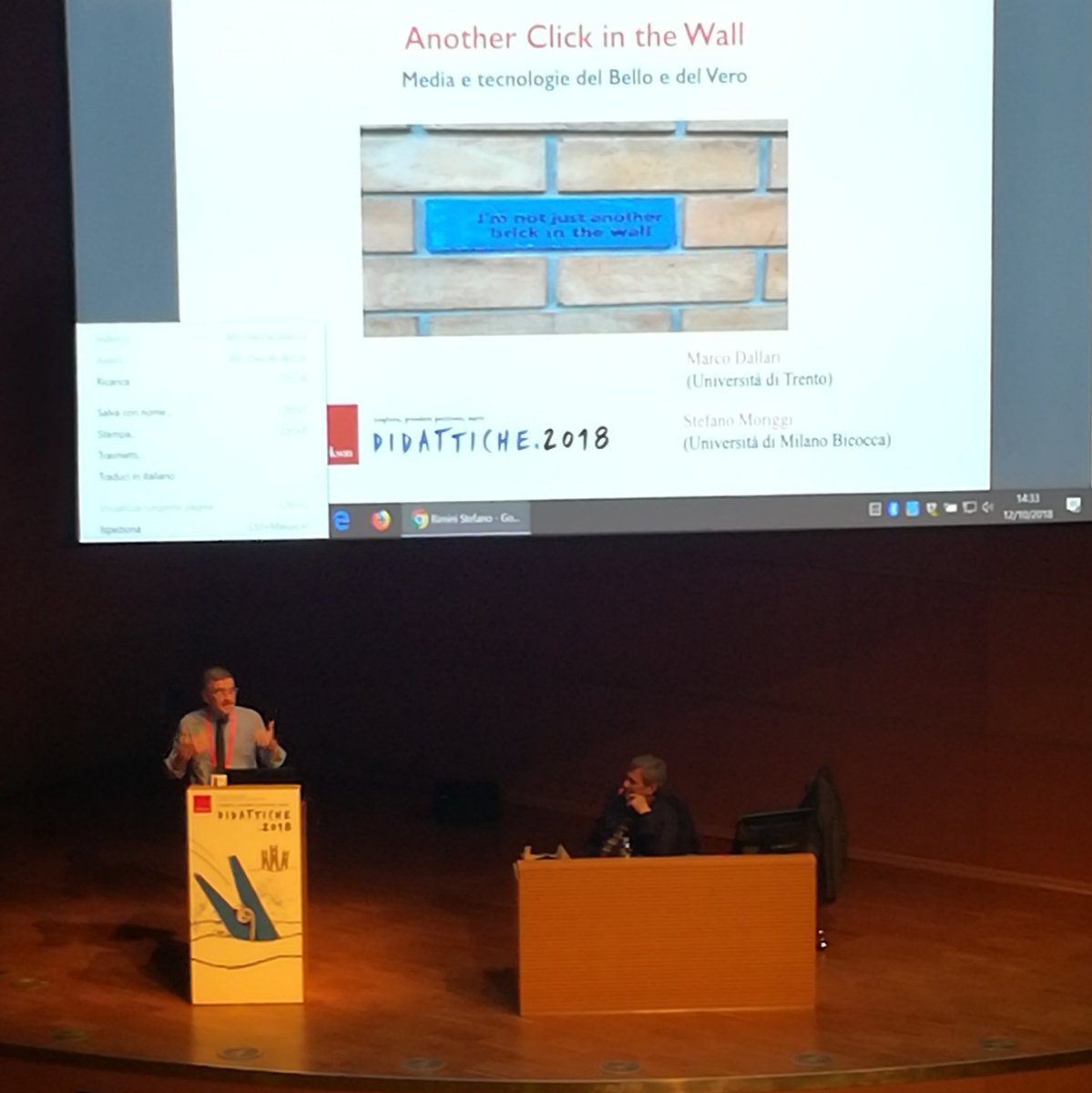 A #didattiche2018 <a href="/StefanoMoriggi/">Stefano Moriggi</a> (<a href="/unimib/">Università degli Studi di Milano-Bicocca</a>) e Marco Dallari (<a href="/UniTrento/">Università di Trento</a>) "Another Click in the Wall. Media e Tecnologie del Bello e del Vero". Il nostro rapporto con le tecnologie dev'essere trattato in modo più complesso di quanto si faccia ora, non serve usare il "buon senso"