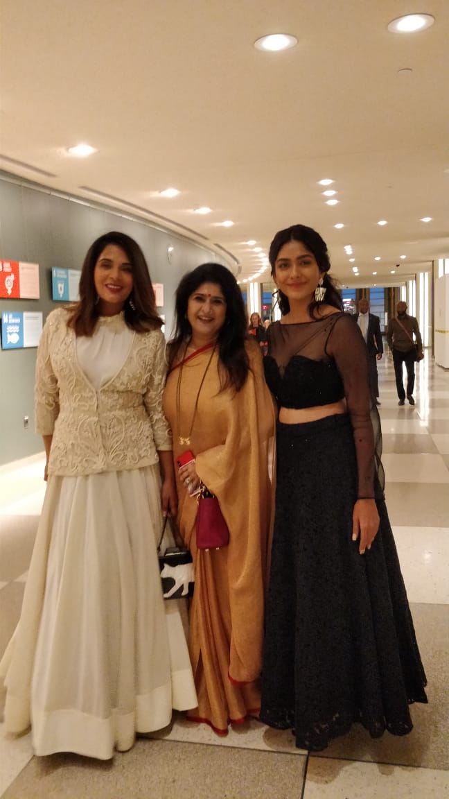 samraajtalkies's tweet photo. On the occasion of #InternationalGirlChildDay, a special screening of #LoveSonia was held at the headquarters of the @UN in New York. #JeetendraThackeray, director of the film #TabrezNoorani, @RichaChadha, @BecauseImFreida,  leading actress @mrunal0801 were present at screening. https://t.co/jmv5EFAYAv