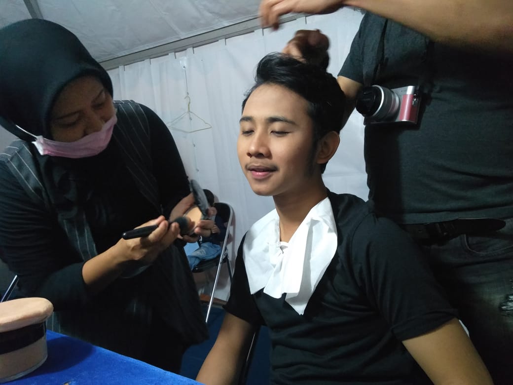 Uhhhh lagi make up 
#IDA2018Rafly 
<a href="/DA3_Rafly/">Muh.Rafly Heriawan</a>