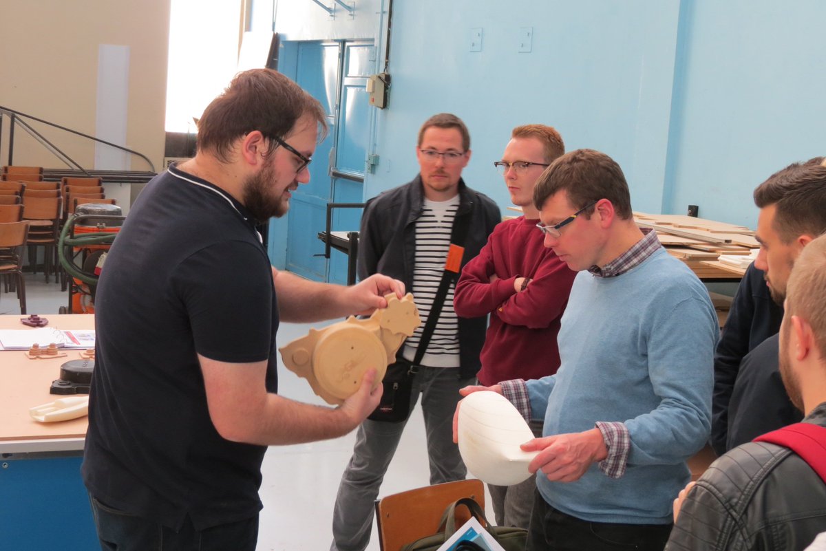 IUTValenciennes's tweet photo. 🔸 Présentation des nouveaux équipements aux tuteurs de DUT #GMP et licences professionnelles #CPACMAO et #DIPLAST 🔸#apprentissage
https://t.co/vL5c7d6tgX https://t.co/HTI1dHcsqV