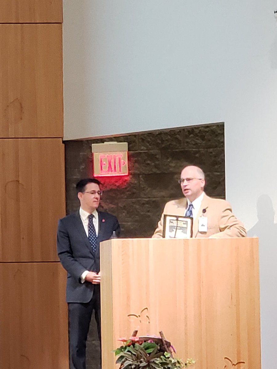 MarcLevittMD's tweet photo. Excellent talk by @timpawlik from @OSUSurgery for our annual #Teitelbaum #Memorial Lectureship at #ccpr18 @NCHPedSurg @NCHforDocs #Mentorship #pedsurg #colorectalsurgery @OSUWexMed @APSASurgeons @AmerAcadPeds @AmCollSurgeons https://t.co/A2TpflUg4F