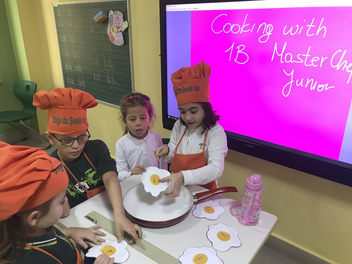 MagdaYetis's tweet photo. Master chef junior with 1 B 
#sightwords #funnywaystolearnhowtoread @Sedaahan8 @ilhnTunali @ece_hamret @KevsGunesMetin @IAycen https://t.co/uqQ2CmadRY