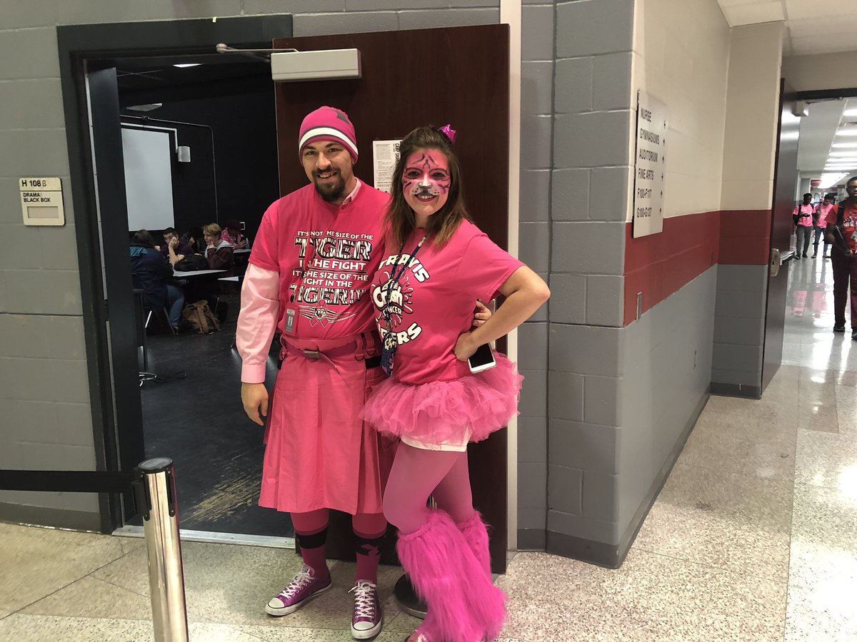 THS_Tigers's tweet photo. #THSPinkOut2018 https://t.co/U38ZCQUnG7