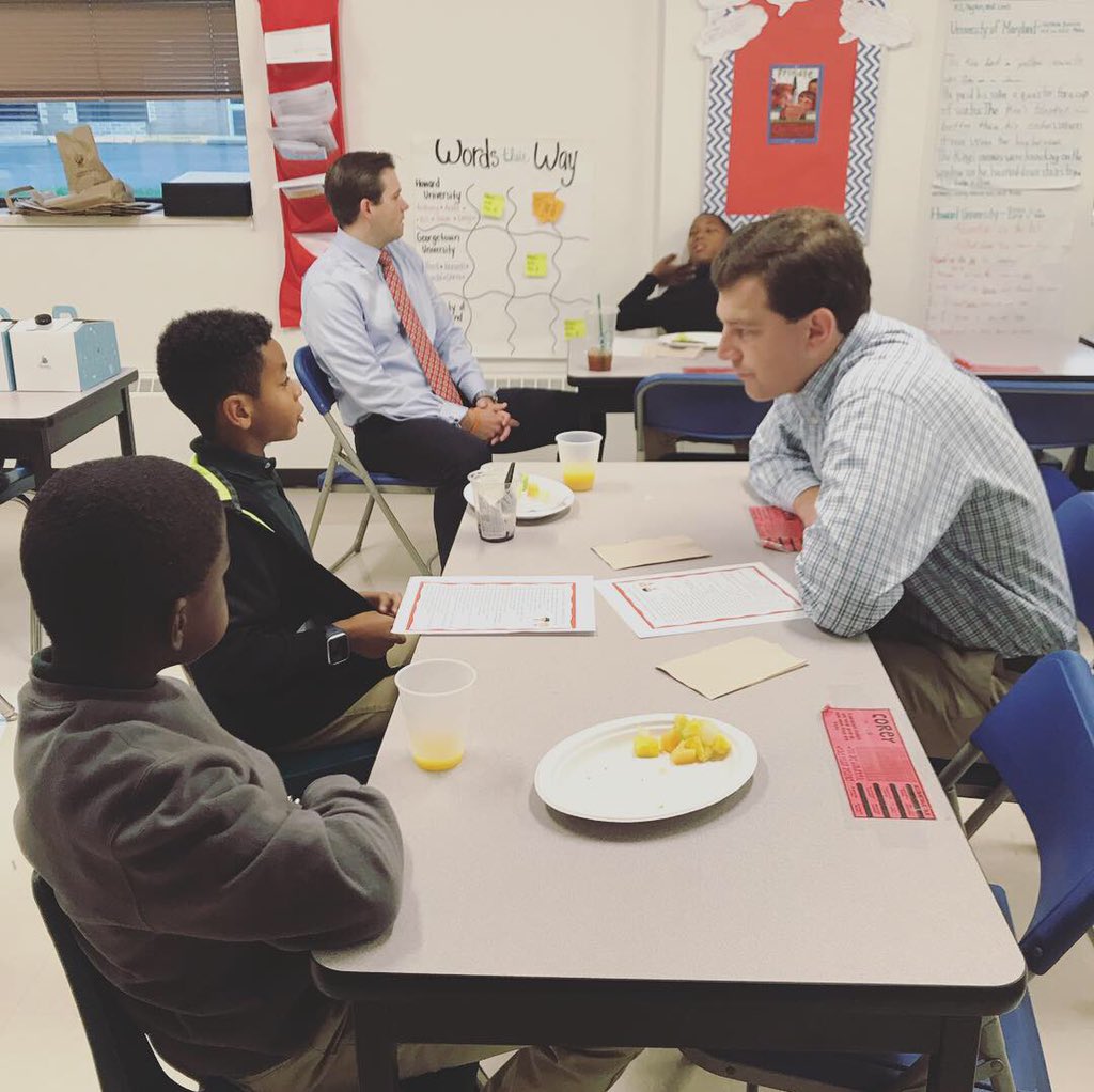 WashJesAcademy's tweet photo. This morning, our auxiliary board members had breakfast with our 4th graders. The dedication of our entire community is what makes this school so special!
•
#WJA #WashingtonJesuitAcademy #JesuitEducation #MenForOthers #Education #DCEducator #Jesuit #Jesuits #JesuitEducated https://t.co/J34jZpwBI9