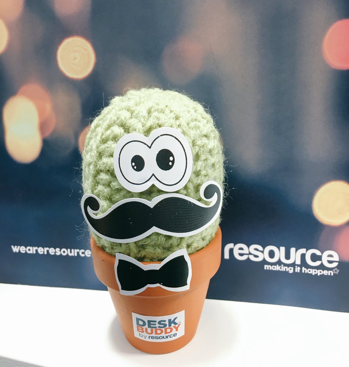 DeskBuddyUK's tweet photo. Just arrived @EmiratesOT for @womeninhousing #WIH18, where is everybody? 😳🌵 https://t.co/cICxrRL8SV