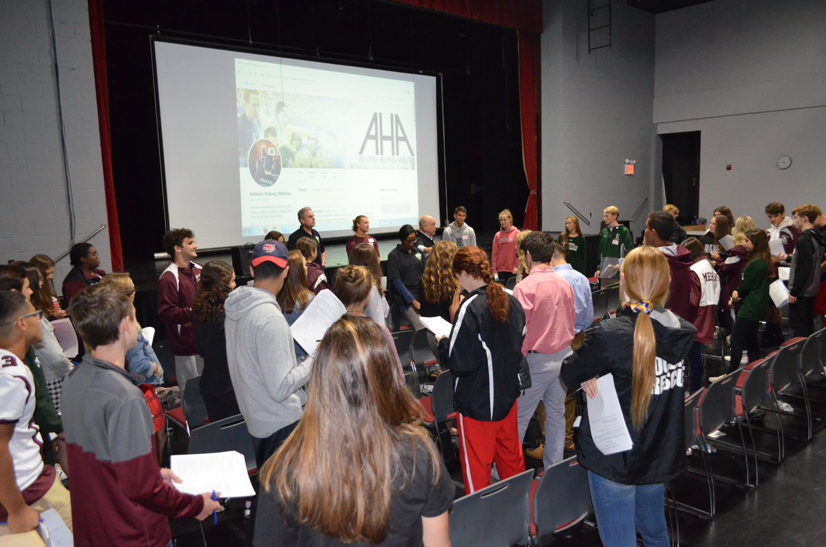 AthletesHelpin1's tweet photo. Thanks again to Student Athlete Leadership Teams fr #MephamHS #HalfHollowHillsHS #HarborfieldsHS #BayShoreHS & #CalhounHS for attending our 1st training session @MolloyCollege
We look forward to hosting other participating schools on 10/26 & 11/2
#AHA #AthletesHelpingAthletes https://t.co/6bEN0Gl9Tu
