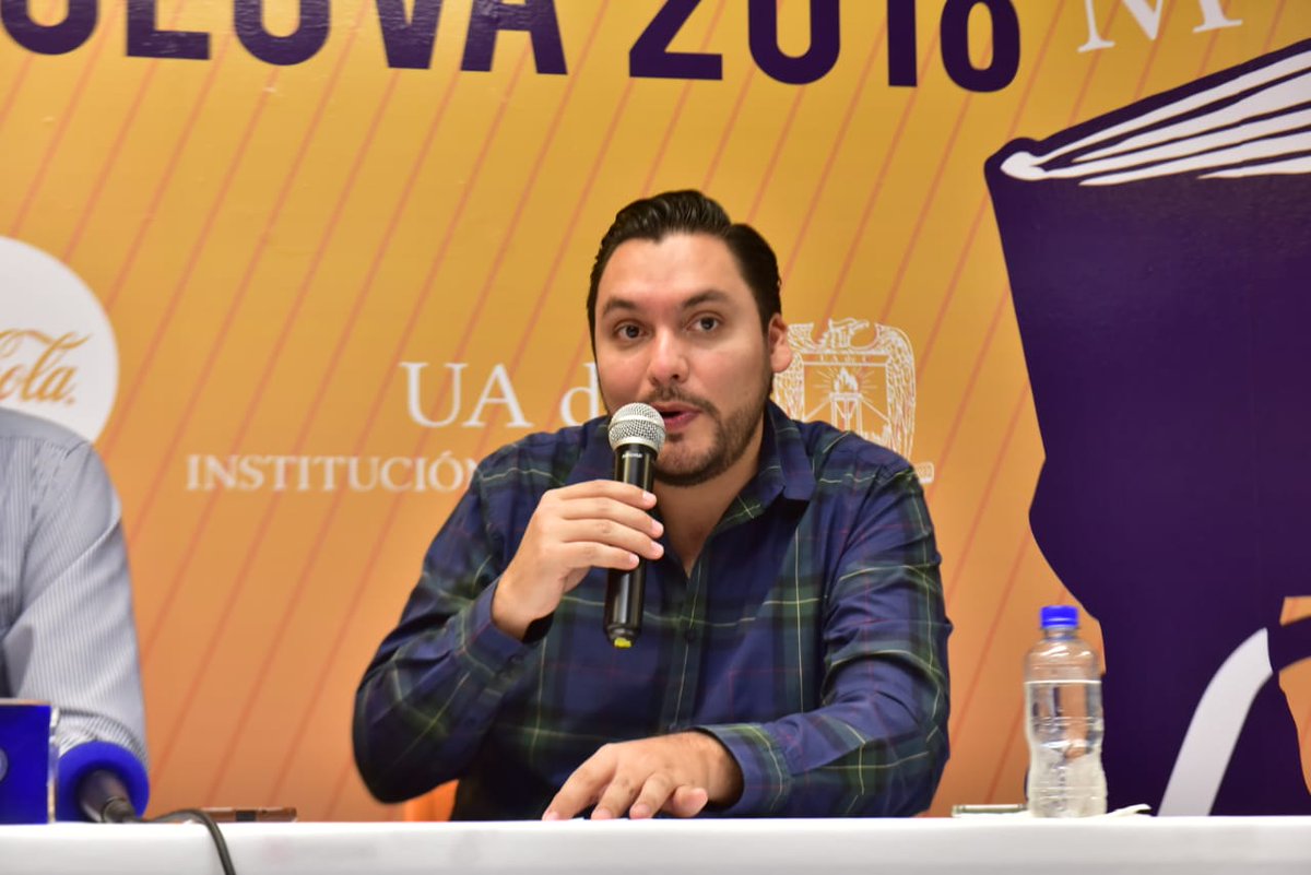 FundacionPapeAC's tweet photo. Hace unos momentos se realizó en nuestras instalaciones la Rueda de Prensa para el anuncio de las actividades de la Feria del libro Monclova 2018 que iniciará el próximo 26 de octubre.📚 #FLMVA2018 #BiblioPape #Monclova https://t.co/OtowPYV2u9