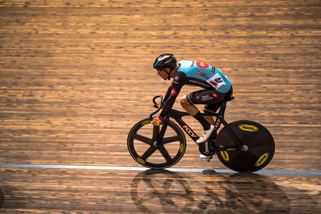 PelegriOscar's tweet photo. Satisfecho de estos dos primeros días en el GP Vienna 🇦🇹. Poco a poco cogiendo experiencia en este tipo de pruebas a nivel internacional.

👉Puntuación: 14°
👉Omnium: 9°

Seguimos mañana con el Scratch y la Madison

📷 Martin Granadia

#GPViena #OrgulldeCS #syform https://t.co/atfGVlJyVv