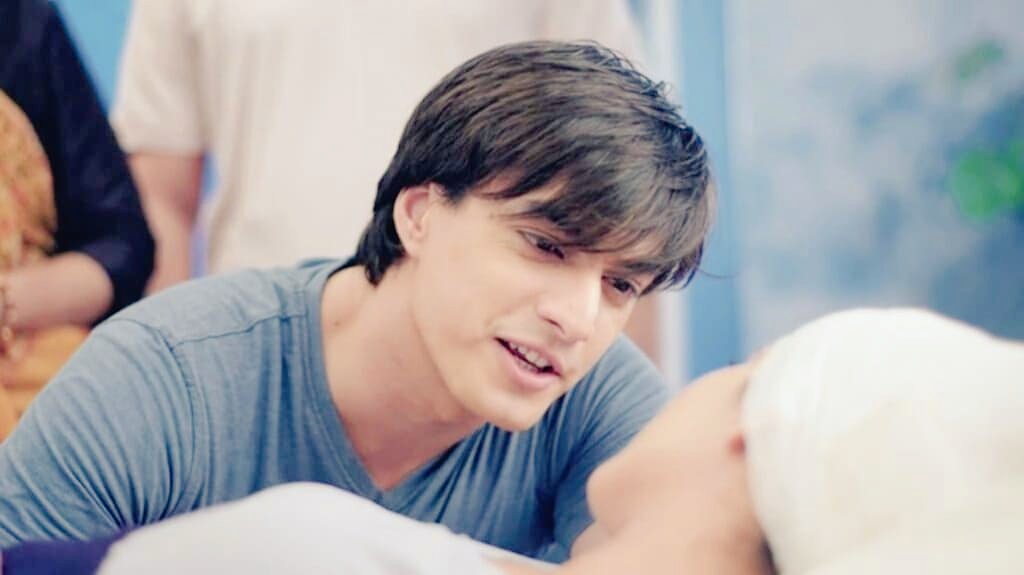 Rivanig98's tweet photo. This scene was ๐๐๐ธ๐ฆ
K:janta hu bht buri trh fs gya na isbr lekn mere ps optn hi Kya the fs Jau ya mrjau mrna h toh tumhre pyr me hi na marjau janemaan๐ #shermenareback๐ฆ๐ธ #kairaisback @momo_mohsin @shivangijoshi10 u guys rocks ๐ amzg prfmce @team_kaira @TeamMohsinkhan https://t.co/bnj48CYGfU