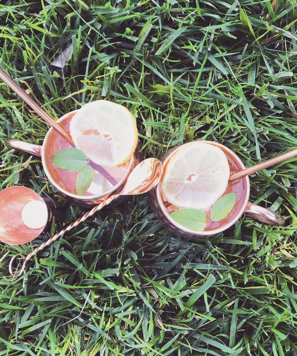 Weekend started early! 

shop at amzn.to/2HQ5s4d
For more products visit us at cretoni.com/shop

#weekend #weekendfun #moscowmule #copper #purecopper #coppermug #relax #cretoni #mugshots #cocktails #hammered #cocktails #gift  #giftsforhim #giftideas #celebration