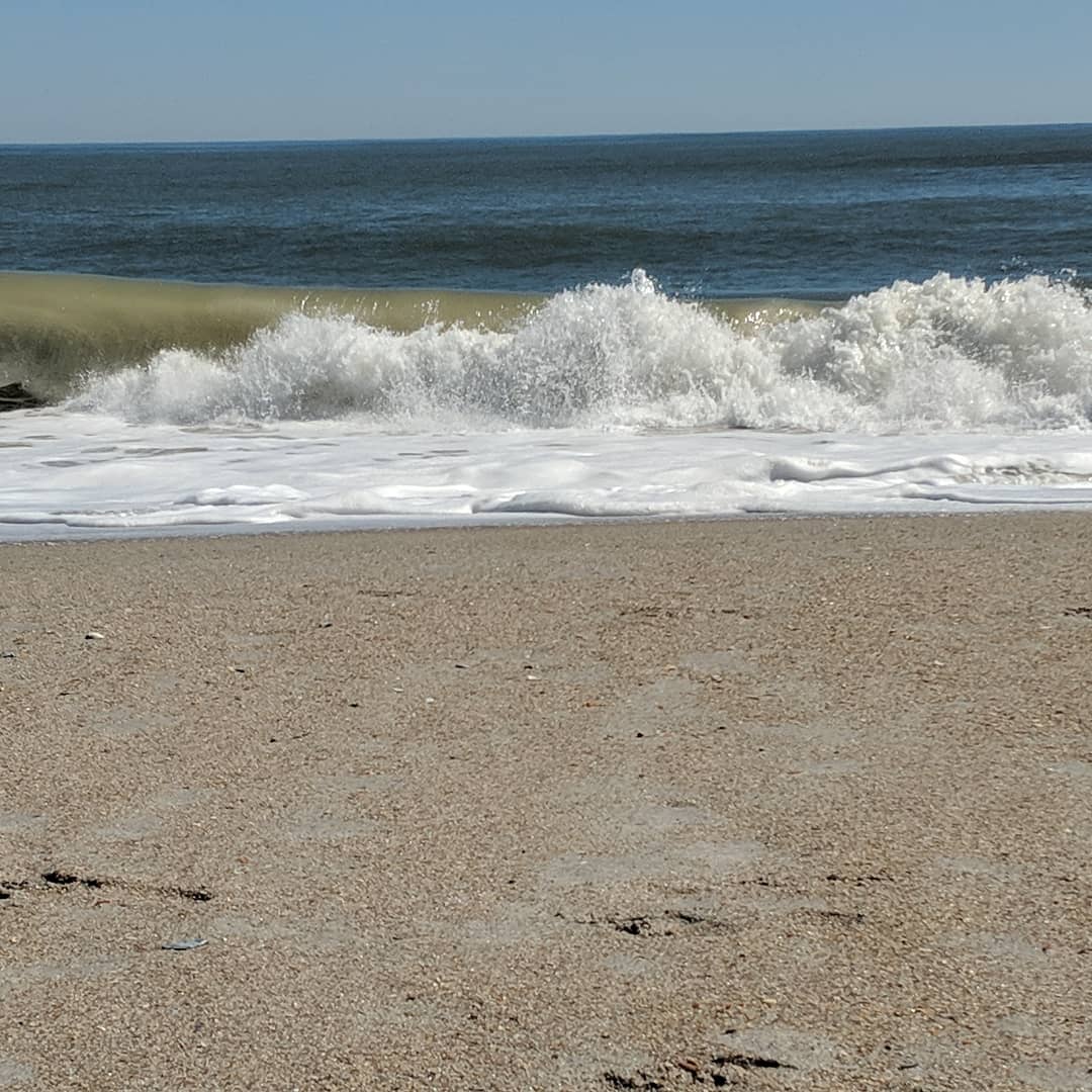 Shooting the next episode of @publicmediaNC new science show Sci NC on the coast where #hurricaneflorence2018 came ashore. Hard to believe what this was like a few weeks ago. Beautiful day @WrightsvilleNC . #beaches #science #nccoast