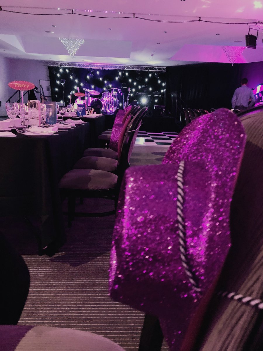 Dolly we are ready for you 🎤🎼🎸😱😱 with @showthedolly #soexcited #dollyparton #dollyland #dollyfans #ternhillhallevents #tribute #tributenight #ternhillhallorangery #ternhillhall #iwillalwaysloveyou #shropshirevents #staffordshireevents #whatsoninshropshire