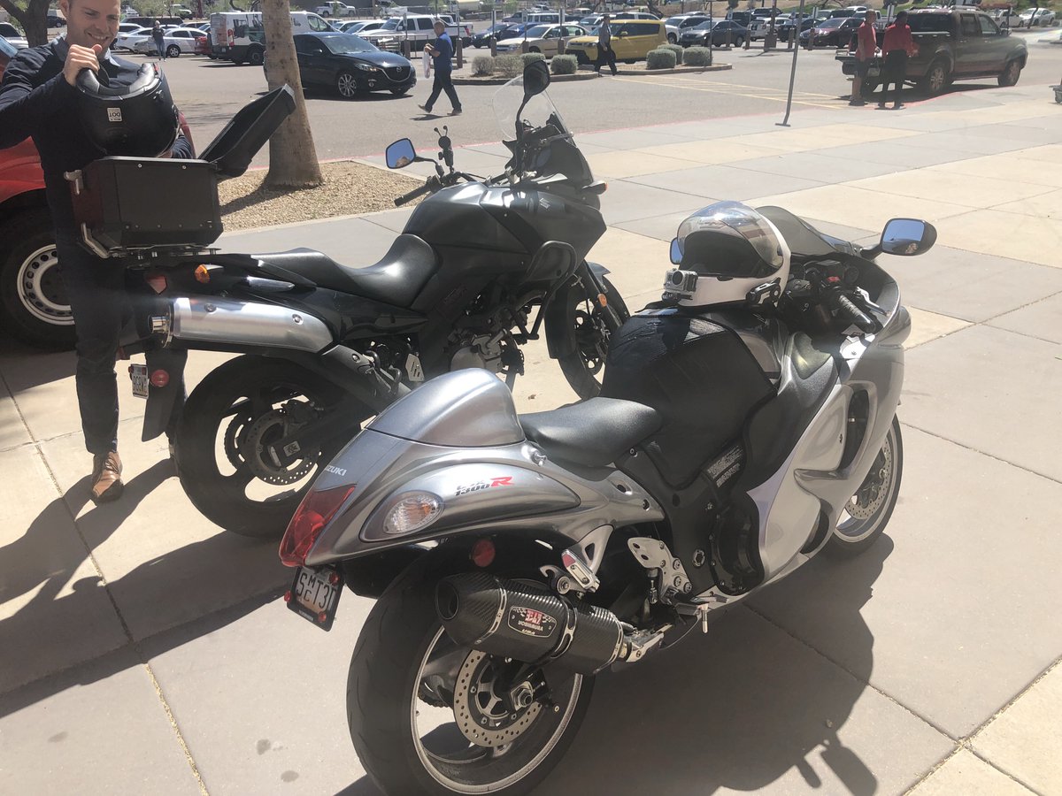 602_busa's tweet photo. Ran into a wild #vstrom.
#suzuki #busahate #602busa #busa #busabro #busabros #busabrosbelike #azgraffiti #teamsuzuki #suzuki #bikelife #realbikes #phoenixaz #phoenix #arizona #azbikelife #wallart #motorcycle https://t.co/gk9ZHLu7Ne