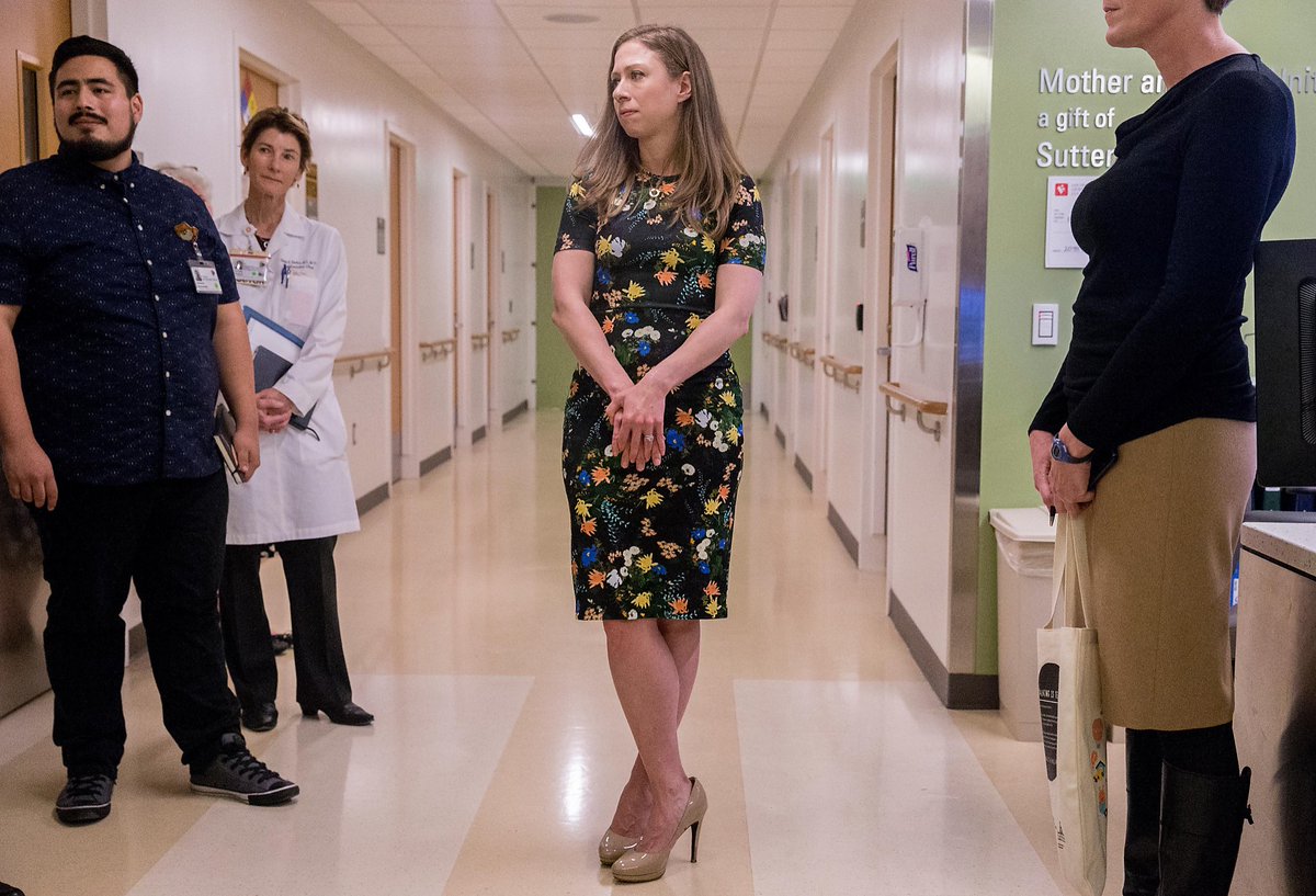 sfchronicle's tweet image. On Thursday, @ChelseaClinton toured SF General Hospital in support of a new early childhood learning program, which encourages parents to talk, sing and read to their babies. 

Read more &amp;gt;&amp;gt;&amp;gt; trib.al/knZSHBq