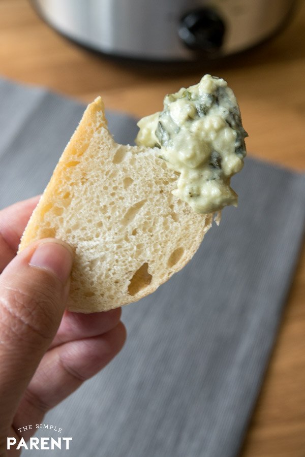 Need an easy #gameday recipe? #ad You've got to try our #slowcooker #Spinach Artichoke Dip! SO GOOD! SO EASY! thesimpleparent.com/crockpot-spina… #DairyAmazing