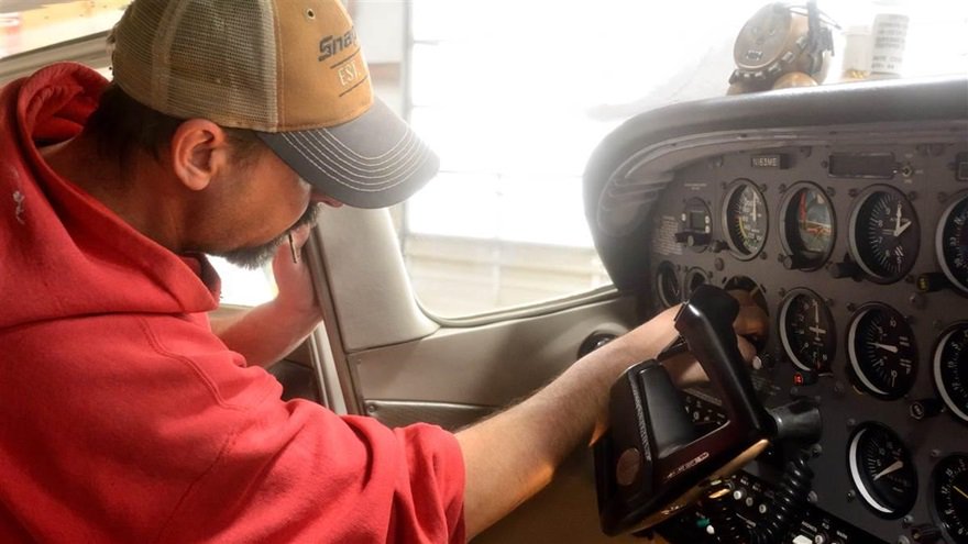 flywithaopa's tweet photo. The @FAANews has relaunched its $500 rebate program to support ADS-B Out equipage: https://t.co/A6OzuqZm69 #ADSB #GeneralAviation https://t.co/i4EUaH0N4i