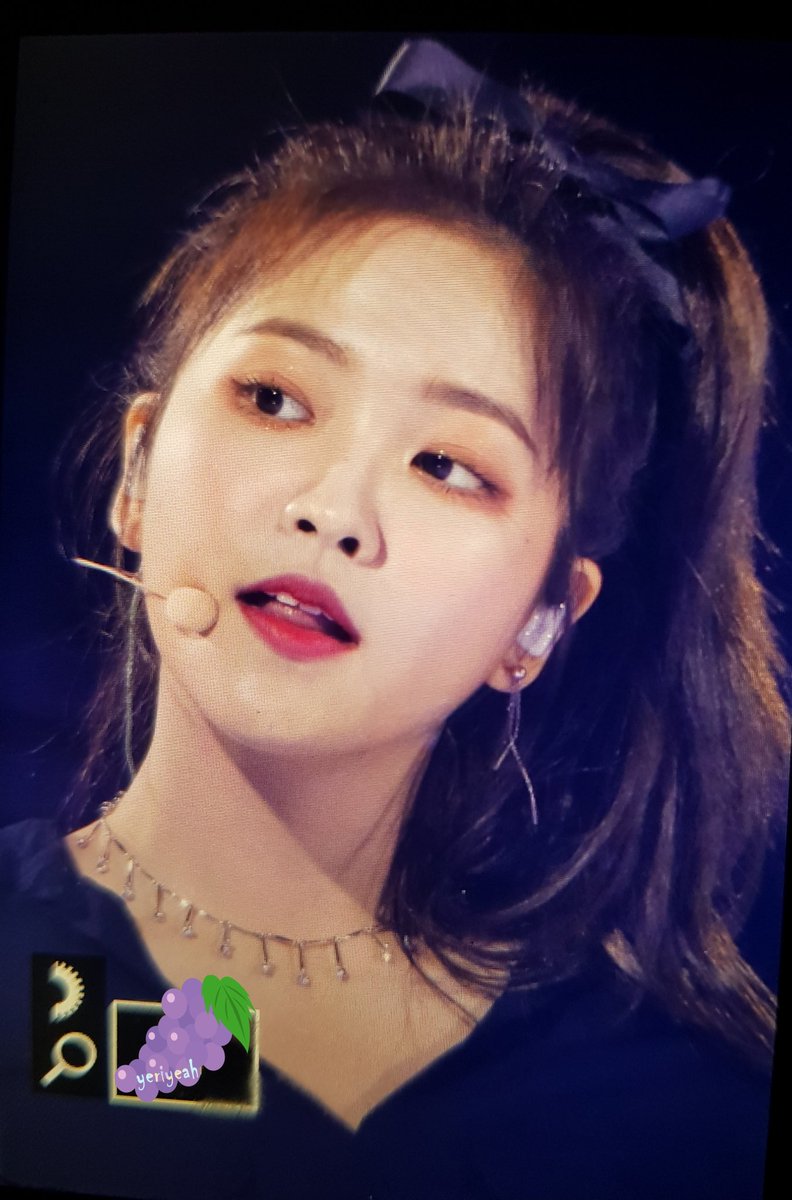 yeriyeah3051's tweet photo. 181012 참좋은콘서트 #예리 #yeri #RedVelvet #레드벨벳 https://t.co/xoHTGJFIyf