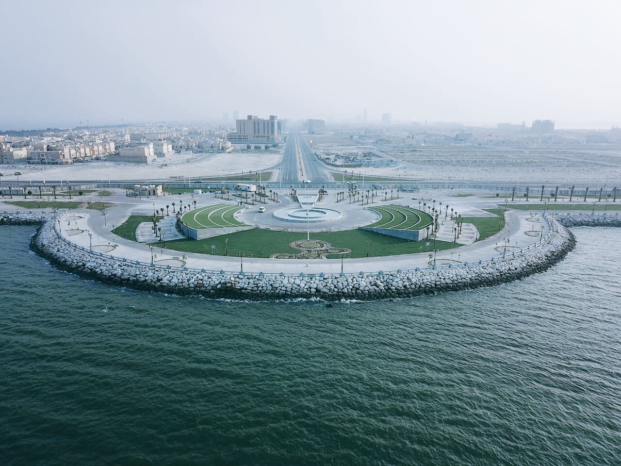 الساحل الشرقي Auf Twitter غدا السبت افتتاح بلازا حي الشاطئ بالواجهة البحرية الشمالية في كورنيش الدمام