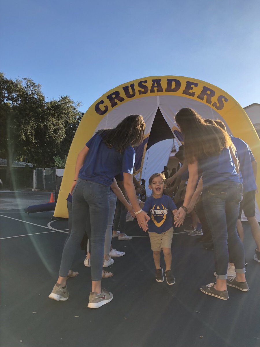 CSFAthletics's tweet image. Priceless! Little Crusaders being greeted by the Big Crusaders at Sports Team of the Month at Hough.  #GoCrusaders. #tunnelrun