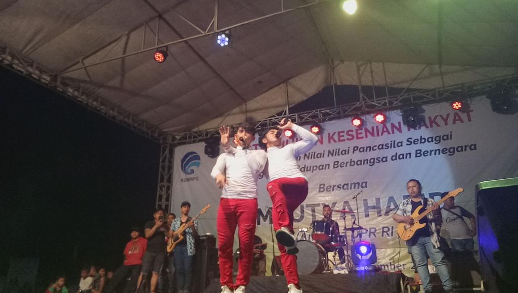 Kangen live bareng kalian lagi broh <a href="/DA2_Rizki/">Rizki 2{R} Real</a> <a href="/DA2_Ridho/">Ridho 2{R}</a> 
#IDA2018RizkiRidho