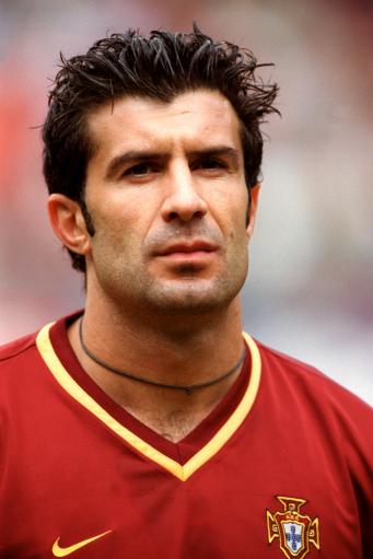 selecaoportugal's tweet photo. Há 27 anos estreava-se, pela Seleção Nacional, uma das maiores lendas do futebol mundial, @LuisFigo! 🇵🇹😎⚽️ #TudoPorPortugal

#OnThisDay, in 1991, Luis Figo wore the Portuguese jersey for the first time. What. A. Legend! 🇵🇹😎⚽️ #TeamPortugal https://t.co/GneDHgTqyD