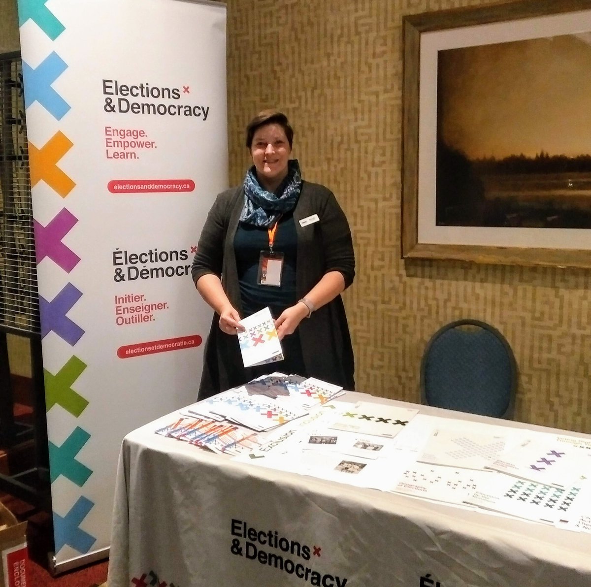 democracyCA's tweet photo. Another day on the road meeting Canadian educators—This time in #Alberta at the @atassc conference!
Participate in our interactive workshop or stop by our booth to check out our new inquiry-based resources. A perfect fit for your social studies class👍
#GITSWK #sschat https://t.co/2pSXEH1hTC