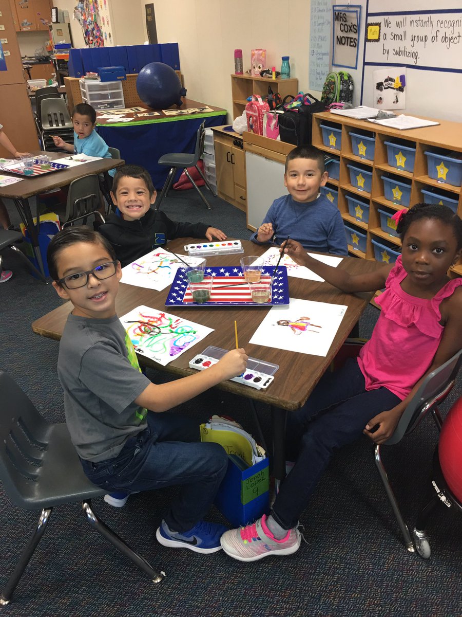 MrsCox520's tweet photo. More  artist at work@CFISDPOST@geniushour https://t.co/1aLnEtRKGx