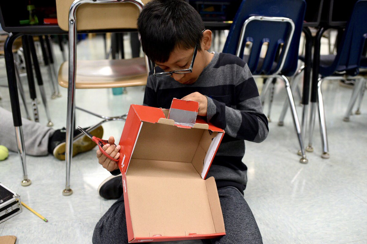 FrostSchool_4's tweet photo. The #cardboardchallenge has begun!! #21learns https://t.co/U2MsRMAeuU