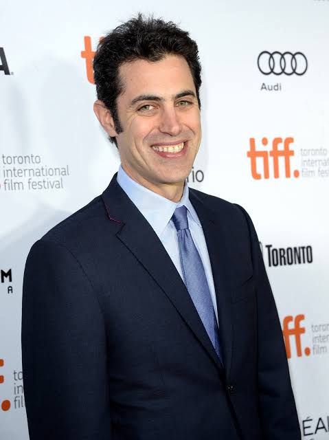 MengulasTuntas's tweet image. Untuk film ini mendapat inspirasi dari sang pembuat buku #biografi dari Neil Armstrong, #JamesRHansen. Film ini juga ditulis oleh #JoshSinger untuk #ScreenPlay.