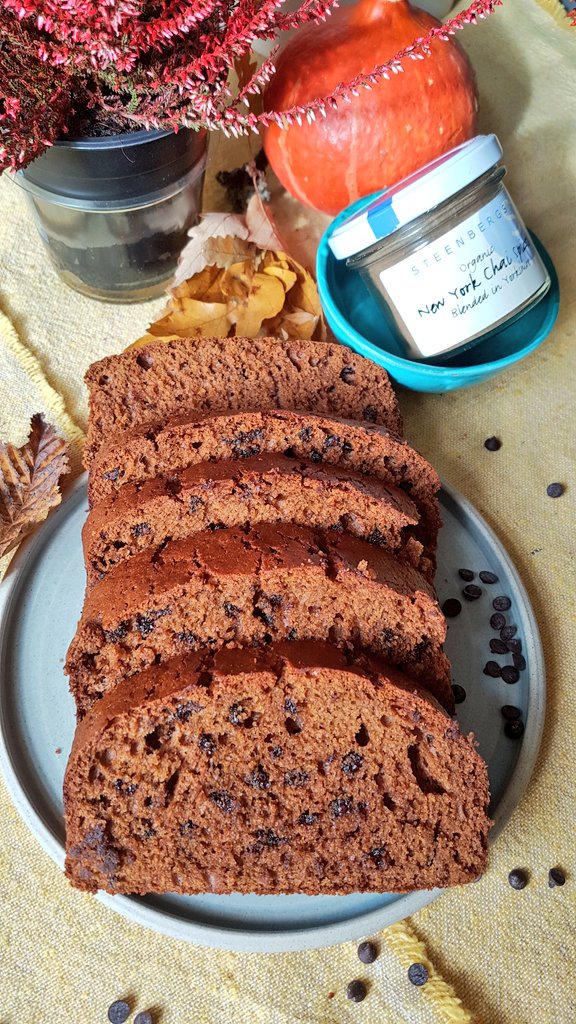 Niki_Beh's tweet photo. New York chai spiced ginger and chocolate chip loaf cake...Autumn...I LOVE you! @Steenbergs #recipewriter 🍁 https://t.co/Dl1V0RUni9