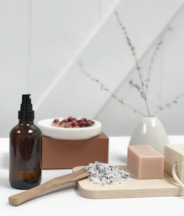 FALL @labmpls event on Oct. 18: Join me for a Beauty &amp; Wellness event focused on centering and resetting. We’ll be hanging out at the @galleriaedina, enjoying sips &amp; treats while we chat about the power of essential oils, and make a few, easy DIY products that will guide you…