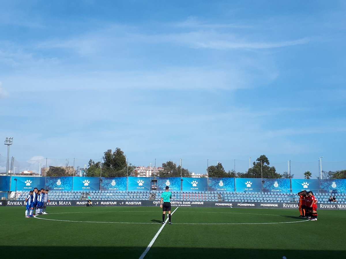 jornada_previa's tweet photo. Minuto de silencio en el Juvenil A  @RCDEspanyol - @RCD_Mallorca en  memoria de las víctimas de Sant Llorenç. #dhj3 #rcde https://t.co/hsx27xaCQQ