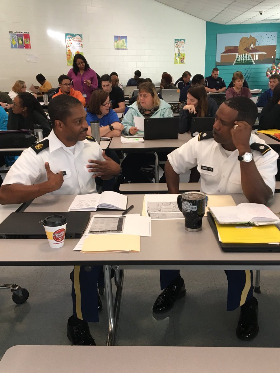 1AKA4ECU's tweet photo. Rigor Training @ NCHS #pdlyfe https://t.co/lEgZHr7gOT