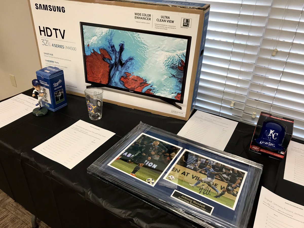 RobCollinsTV's tweet photo. Great cause and great auction prizes today at the annual @MoPOLICEFUNERAL golf tournament. Grab your clubs and come on over, the tournament is a go! Lunch is at 11, Tee off at noon. #WorkingForBlue https://t.co/PfvDXMvSfI