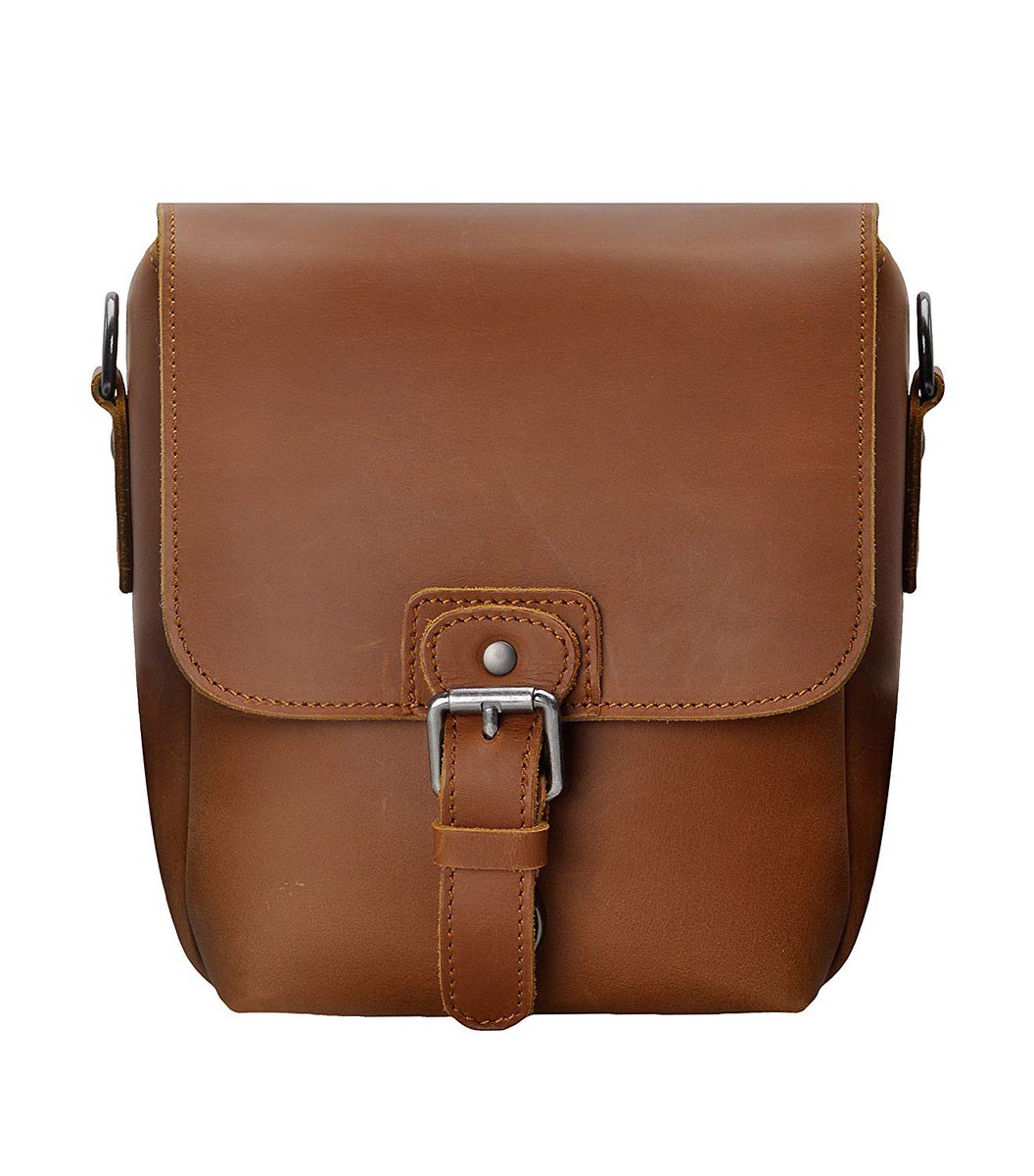 actoressentials's tweet image. How gorgeous is this small handmade leather camera bag - includes removable padded insert. Viewable from website home page.

actoressentials.co.uk

#camerabag #actor #accessories #actoressentials