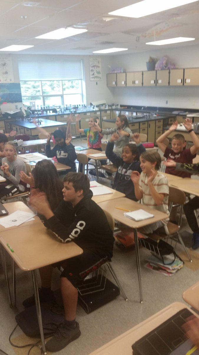 MPetrilloMMS's tweet photo. Students throwing their hands up for the layers of the Earth! https://t.co/RmP11t1OGk