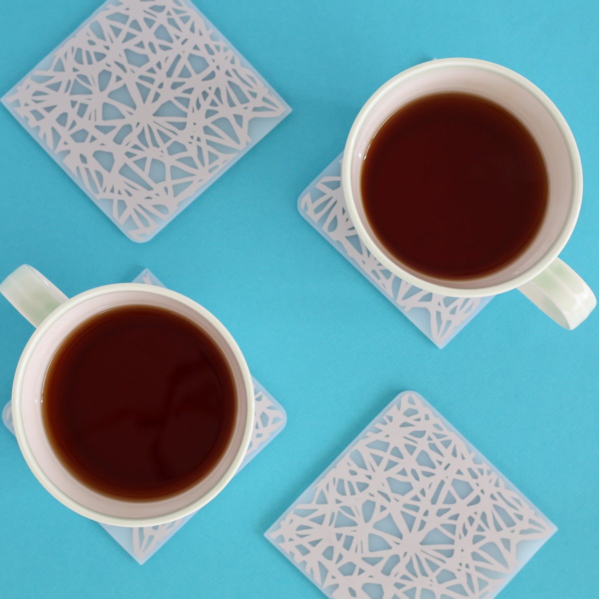 moderntwist's tweet photo. The last sips before the start of the weekend (and this tea magically turns into wine 😉) ☕️ ✨🍷 Shop our twine coasters here: https://t.co/yrsII4nz4a https://t.co/vxHHJfVIkS