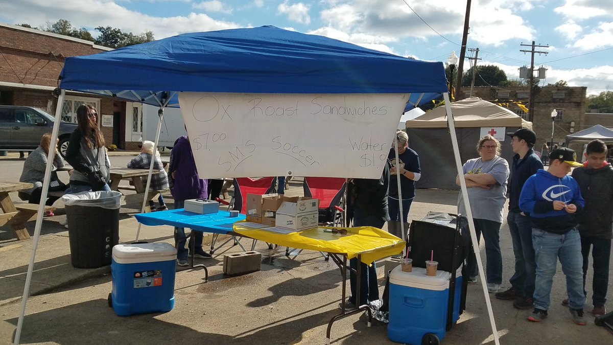 stephfore's tweet image. #BWF2018 #SMSSoccer
Stop by and support
 SMS Soccer