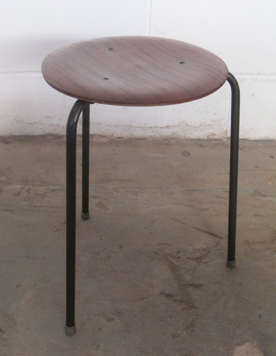 MattFragile's tweet photo. Get the Look @modernshows from Italian Chic to Scandinavian Mod #CastelliPliaChairs #StringShelving #BorsaniSputnik #JacobsenStools This Sunday #HaggerstonSchool #Shoreditch https://t.co/siy9cSRJ3z