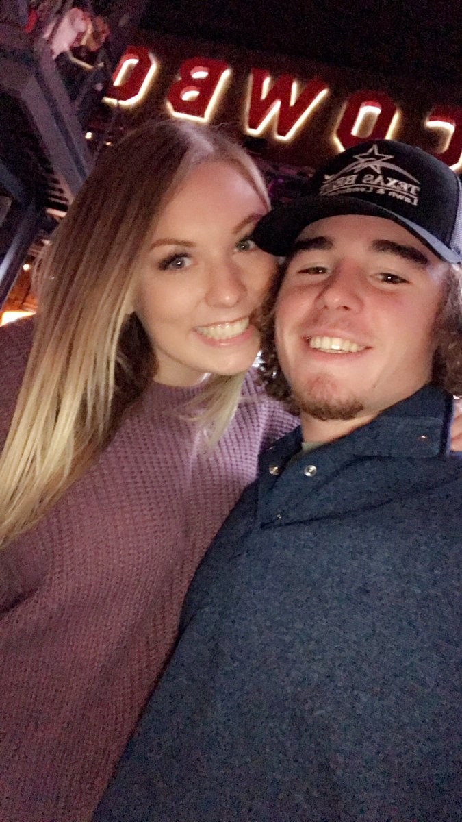 noahnye01's tweet photo. I did this for no particular reason, but look how beautiful she is!❤️ @daelynshea https://t.co/YsCd7kTt1g