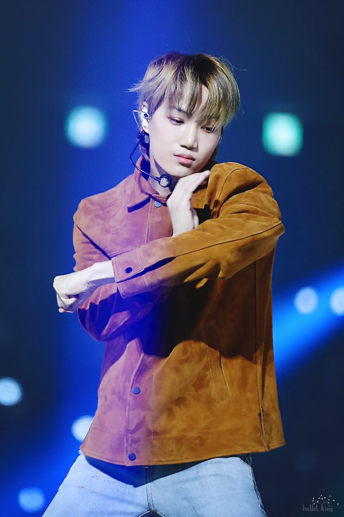 BalletKingKAI's tweet photo. 181012 IBK 참좋은콘서트

#카이 #엑소카이 @weareoneEXO https://t.co/yKmD0T9qcN