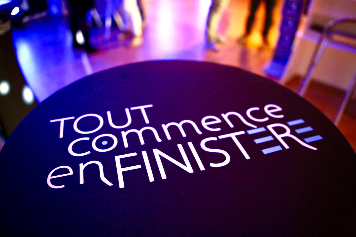 Toutcommence29's tweet photo. #TCF2018 ✨🤩
Un grand M.E.R.C.I à tous les #ambassadeurs présent à la soirée, pour leur participation au speed-meeting, au Showroom, à l'année culture, à l'atelier mécénat et au Battle swing / Hip Hop ! 🤗👌AU TOP ! Trugarez deoc'h
#Finistère #Réseau #Collective #Echange https://t.co/CwHmKQsjbV